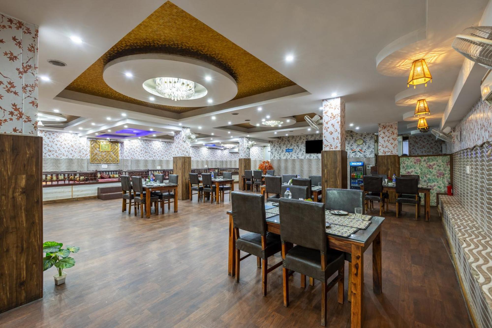 Kabul Hotel By Nexhub Palace - Medanta グルガウン エクステリア 写真