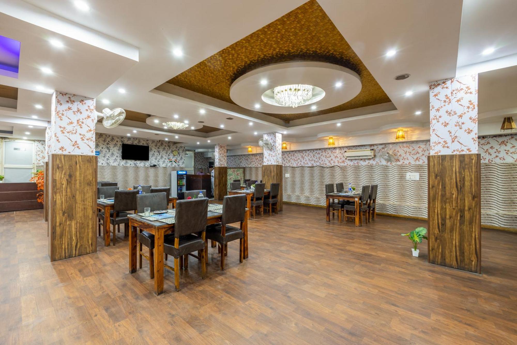 Kabul Hotel By Nexhub Palace - Medanta グルガウン エクステリア 写真