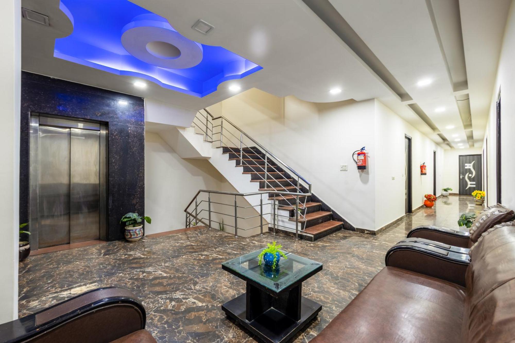 Kabul Hotel By Nexhub Palace - Medanta グルガウン エクステリア 写真