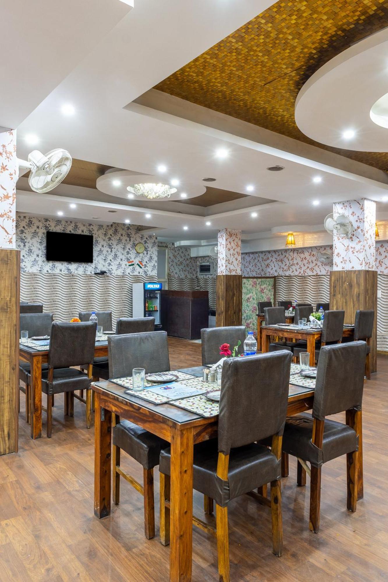 Kabul Hotel By Nexhub Palace - Medanta グルガウン エクステリア 写真